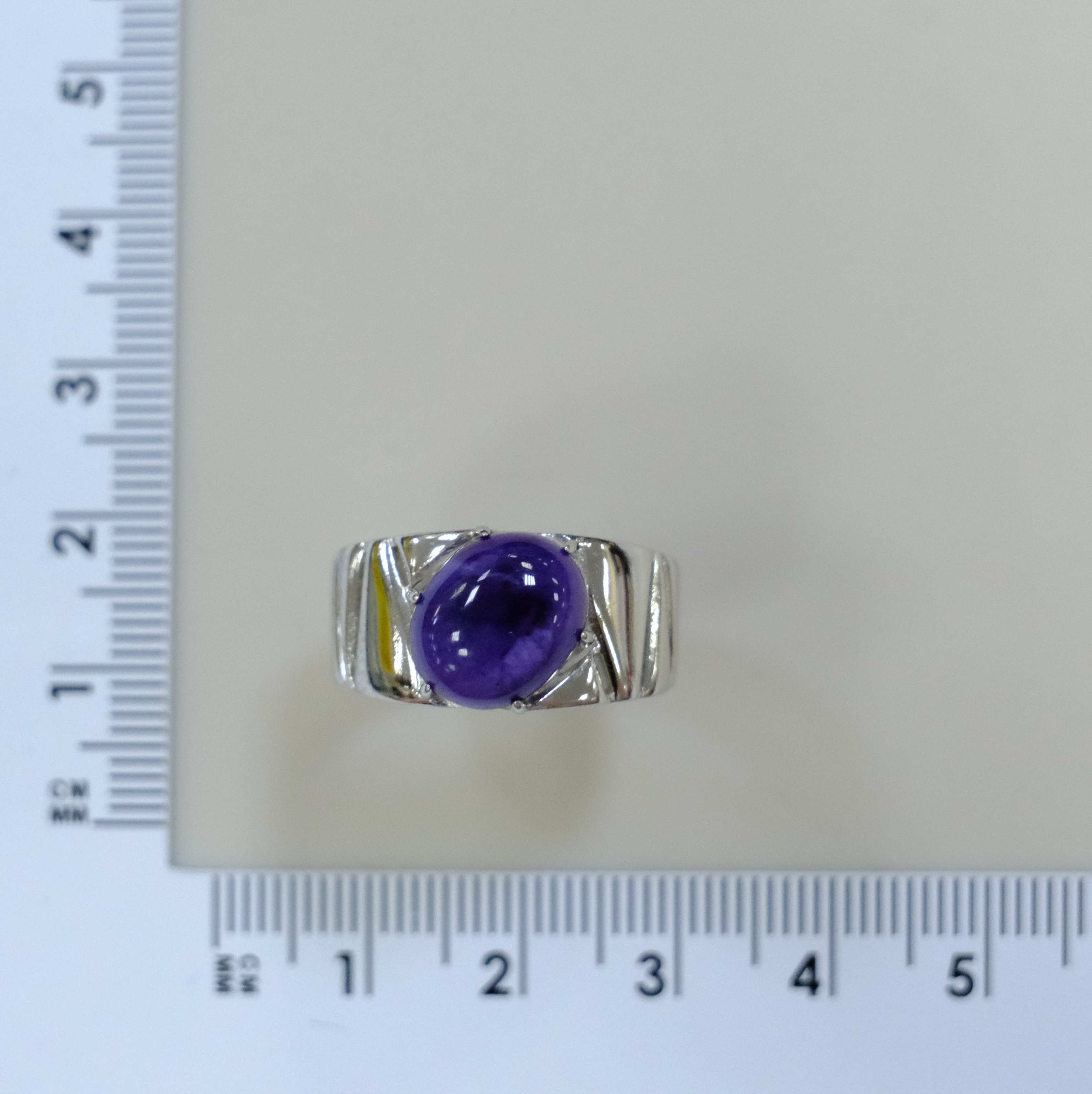 Серебряное кольцо с чароитом